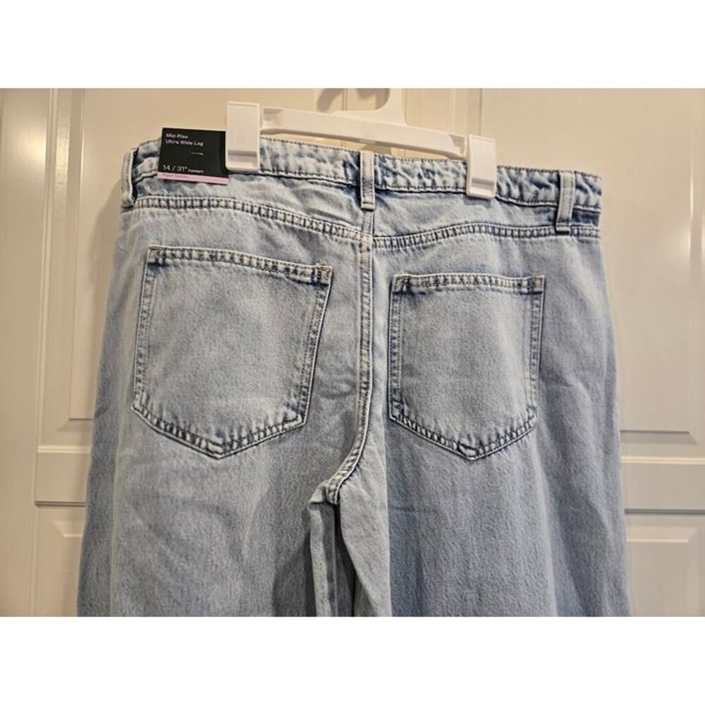 wild fable Light Wash Wide-Leg Jeans with Lace Trim - Picture 7 of 7